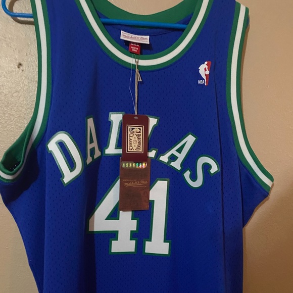 DALLAS MAVERICKS AUTHENTIC THROW BACK - DIRK - Picture 1 of 2